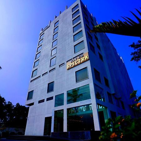 Kay-Em Spectra Hotel チェンナイ エクステリア 写真