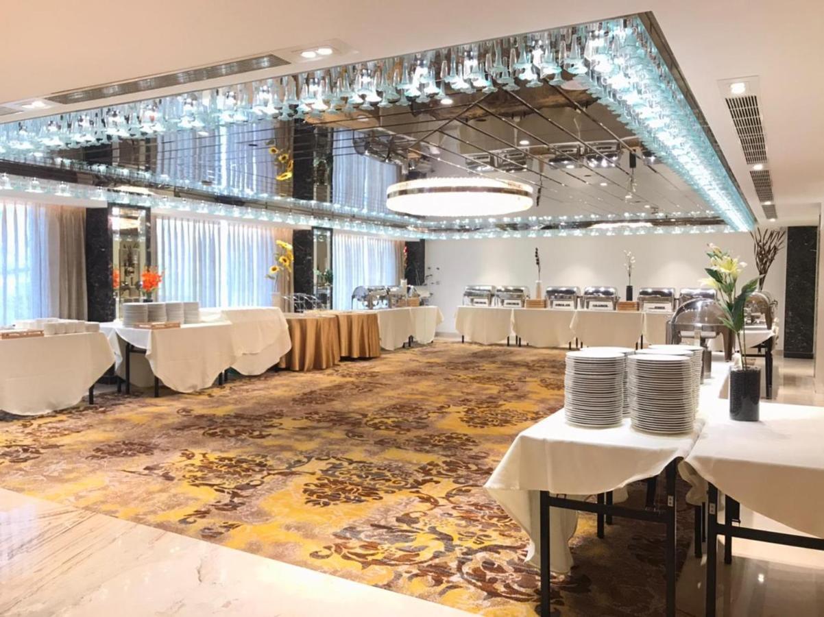 Kay-Em Spectra Hotel チェンナイ エクステリア 写真