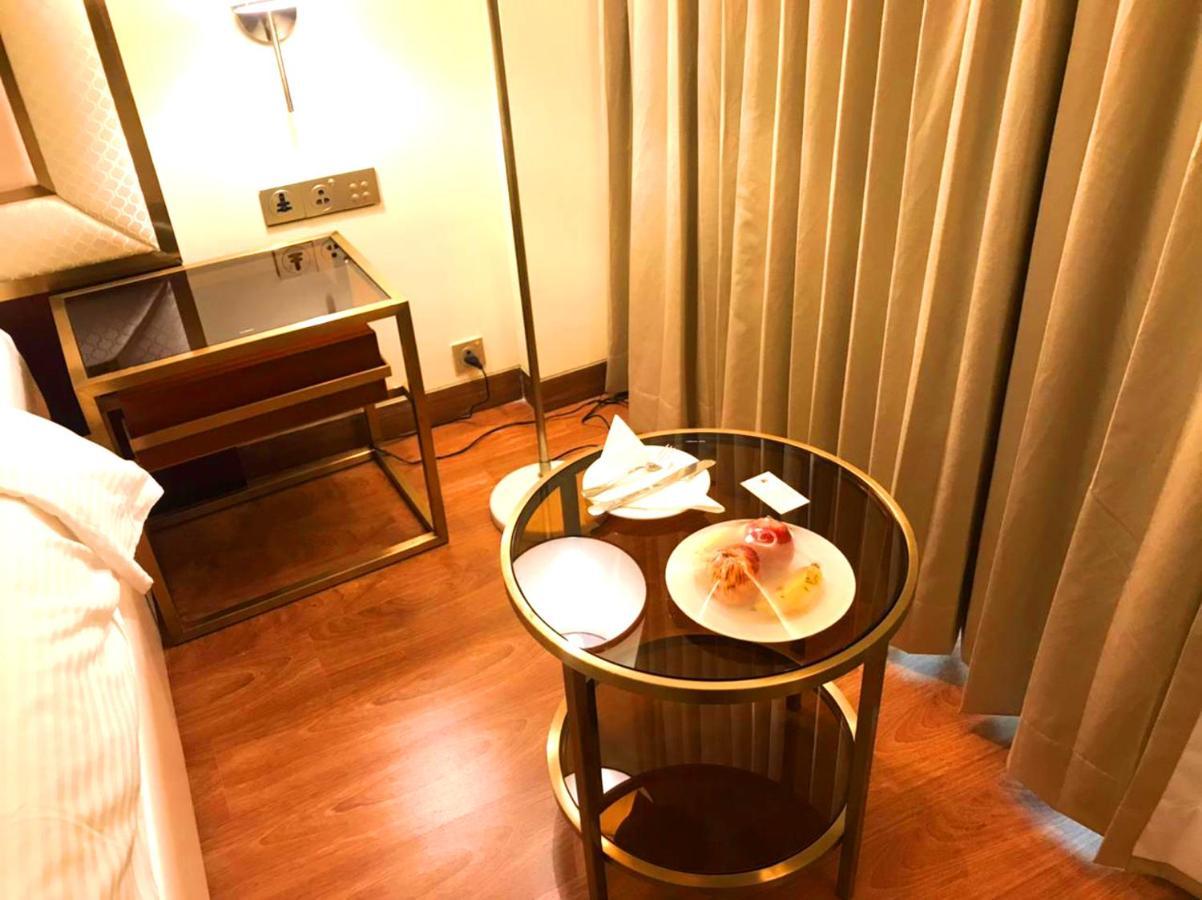 Kay-Em Spectra Hotel チェンナイ エクステリア 写真
