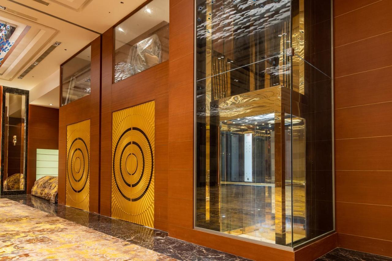 Kay-Em Spectra Hotel チェンナイ エクステリア 写真